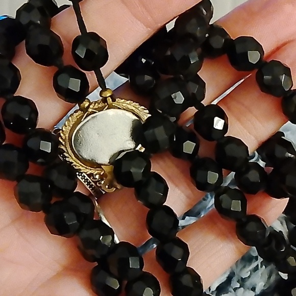 Elegant Black Jet Glass Necklace with Gold Accent - Picture 6 of 12